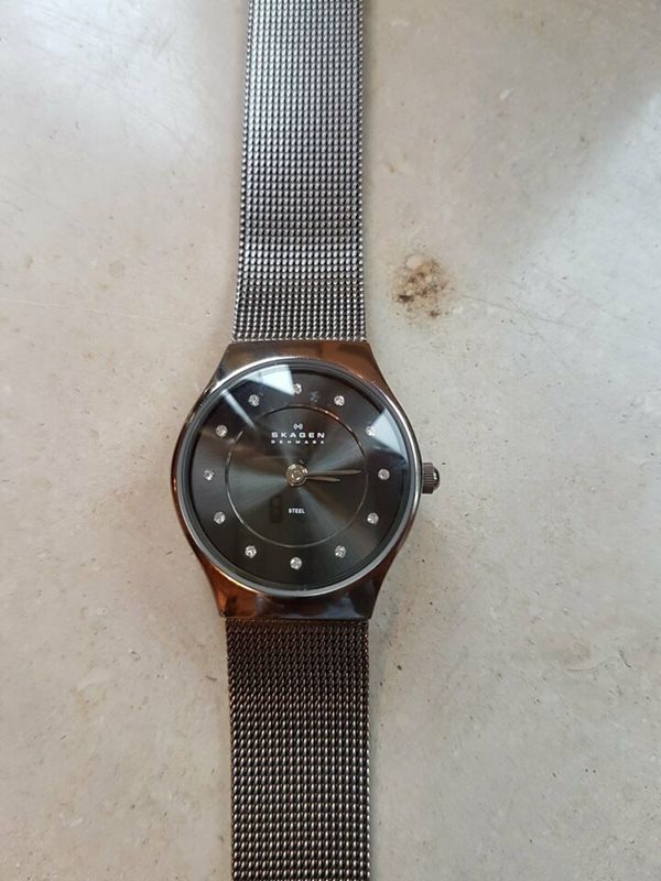 233XSSTM שעון יד סגאגן לנשים | דגם אפור בלוח משובץ 12 זרקונים | רצועת רשת אופנתית | חנות שעונים בראששון לציון | Grey Dial Gunmetal Ion-plated Ladies Watch 233XSSTM by Skagen