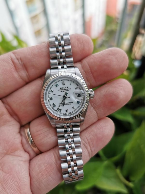 69174 שעון יד 2 של רולקס דגם דייטג';אסט לנשים | שעון במצב מושלם לוח רומי לבן | באז זהב לבן רצועת ג';ובלי | שנה אחריות | Rolex Lady-Datejust, Steel & White Gold, 69174