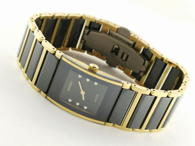R20789752 שעון ראדו קרמיקה מיני לנשים | דגם קרמי שחור משולב זה משובץ 6 יהלומים בלוח | שעוני יוקרה לנשים של ראדו במבצע | Rado Ladies Integral R20789752 Black Ceramic Case