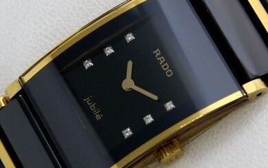 R20789752 שעון ראדו קרמיקה מיני לנשים | דגם קרמי שחור משולב זה משובץ 6 יהלומים בלוח | שעוני יוקרה לנשים של ראדו במבצע | Rado Ladies Integral R20789752 Black Ceramic Case