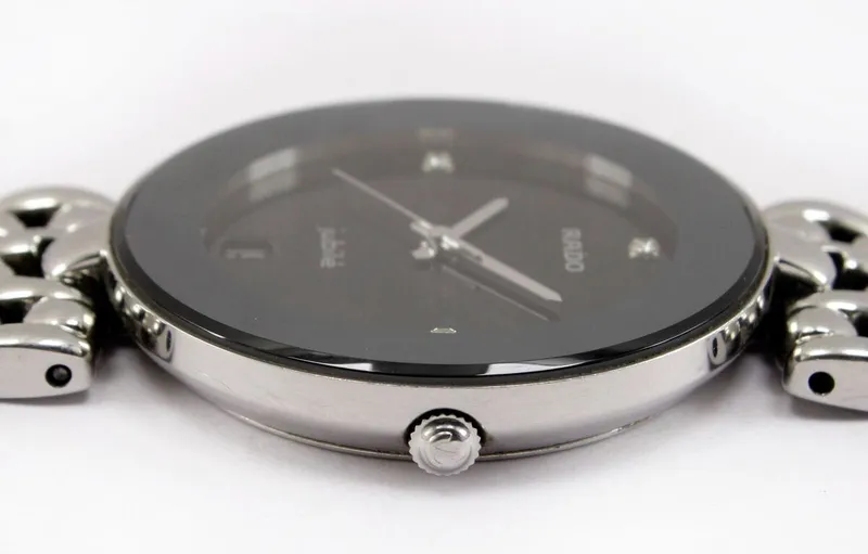 R-37924072 שעון ראדו יבואן רשמי מסדרת פלורנס משובץ 3 יהלומים | הדגם הגדול 35 מ';';מ | 5 שנים אחריות | רתועת פלדת אל חלד | RADO Florence Quartz Date Diamond Dial Men';s Watch R48792723