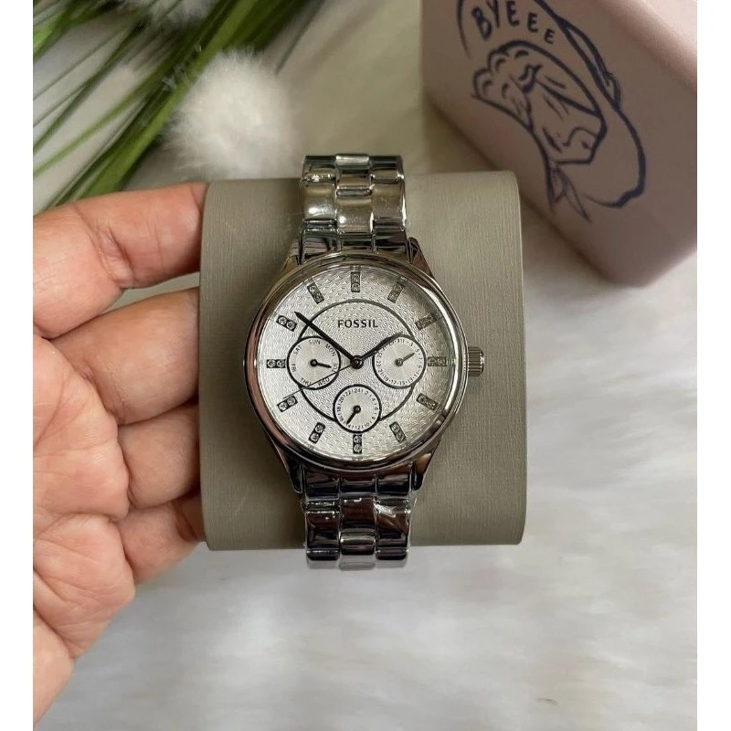 BQ1560 שעון יד פוסיל לאישה בלוח לבן מיוחד משובץ | שעון אופנתי איכותי כולל תאריכון ימים שנתיים אחריות | Fossil Modern Sophisticate Silver Watch BQ1560