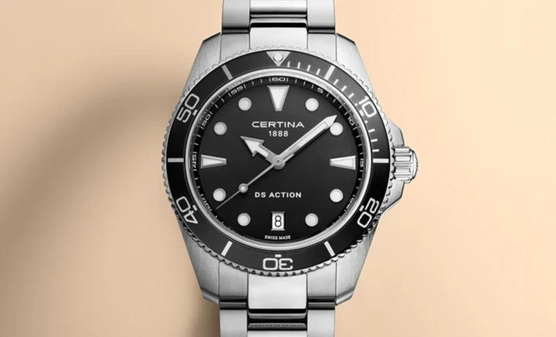 C048.410.11.051.00 שעון סרטינה החדש דגם אקשן לגברים | לוח שחור זרחני עם תאריכון | כולל 5 שנים אחריות יבואן רשמי | Certina DS Action 40mm C0484101105100