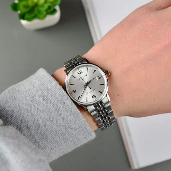 C035.210.11.037.00 שעון סרטינה לאישה מסדרת אורבן קיימנו | לוח כסוף שעון מיני שווצרי עמיד למים | עם 5 שנות אחריות | Certina Ladies Watch C0352101103700