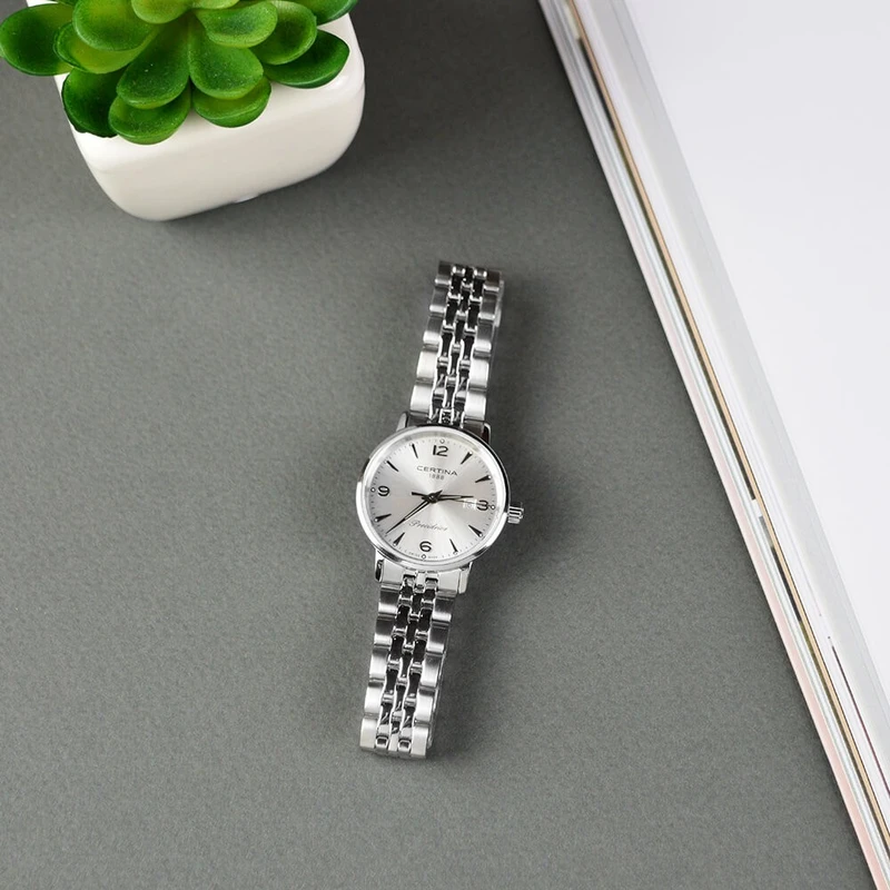 C035.210.11.037.00 שעון סרטינה לאישה מסדרת אורבן קיימנו | לוח כסוף שעון מיני שווצרי עמיד למים | עם 5 שנות אחריות | Certina Ladies Watch C0352101103700