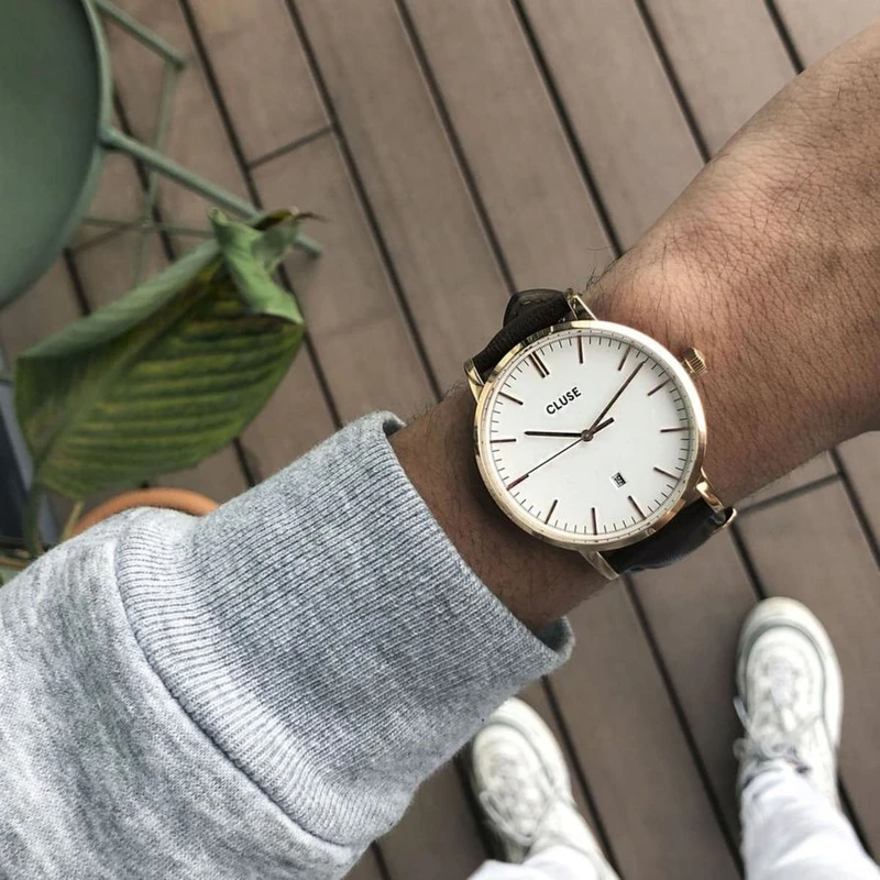 CW0101501002 שעון אלגנטי לגברים של קלוז | דגם רוז גולד ברצועת עור חומה קלאסית | לוח בהיר עם תאריכון | שנתיים אחריות יבואן רשמי | Cluse Brown Aravis Watch CW0101501002