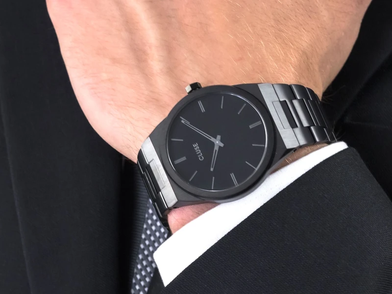 CW0101503005 שעון שחור של קלוז לגברים | דגם חדש בלוח שחור | שעון אלגנטי קלאסי עם מנגנון יפני איכות | שנתיים אחריות יבואן רשמי | CW0101503005 Men';s Wristwatch Vigoureux Black