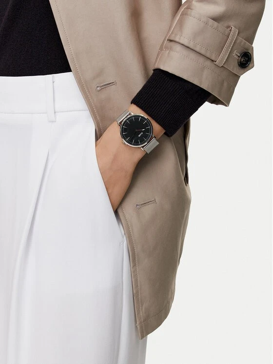 CW0101201004 שעון אופנתי קלאסי ואלגנטי לנשים של קלוז'; | דגם ברצועת רשת כסופה עם לוח שחור | שנתיים אחריות יבואן רשמי | מלאי מוגבל | Cluse Boho Chic 38mm Steel Black Mesh CW0101201004