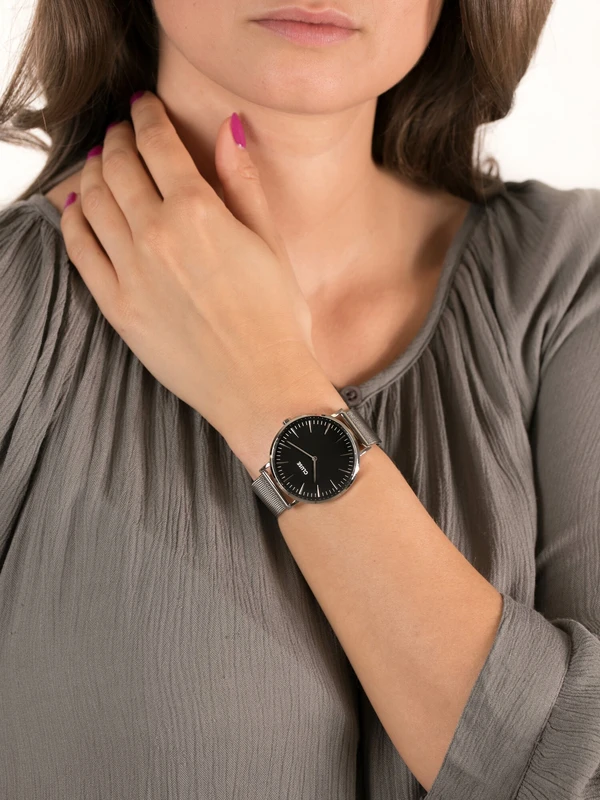 CW0101201004 שעון אופנתי קלאסי ואלגנטי לנשים של קלוז'; | דגם ברצועת רשת כסופה עם לוח שחור | שנתיים אחריות יבואן רשמי | מלאי מוגבל | Cluse Boho Chic 38mm Steel Black Mesh CW0101201004