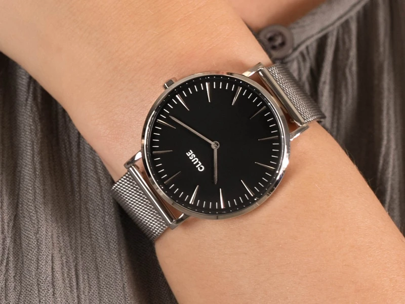 CW0101201004 שעון אופנתי קלאסי ואלגנטי לנשים של קלוז'; | דגם ברצועת רשת כסופה עם לוח שחור | שנתיים אחריות יבואן רשמי | מלאי מוגבל | Cluse Boho Chic 38mm Steel Black Mesh CW0101201004