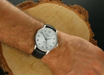 C045.410.16.032.00 שעון סרטינה דגם חדש לגברים די אס 8 | דגם אלגנטי בלוח כסוף מספרים כולל תאריכון | רצועת עור שחורה | 5 שנים אחריות יבואן רשמי | Certina DS-8 Gent 40 mm C0454101603200