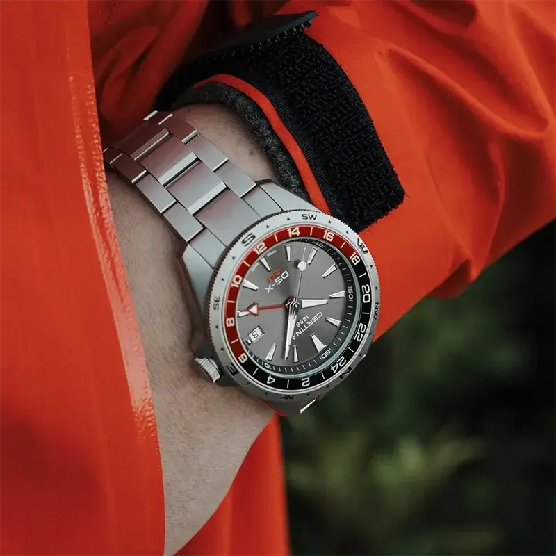 C047.452.11.081.01 שעון סרטינה חדש מסדרת DS-X | דגם משולב באזל אדום עם מצפן | GMT כולל 5 שנים אחריות | Certina DS-X GMT 41mm Mens Watch C0474521108101