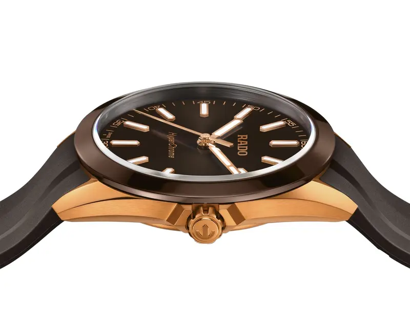 R62813130 | R32281309 שעון ראדו יבואן רשמי לגברים | דגם חדש מסדרת הייפרכרום | דגם ספורט אלגנטי ברצועת סיליקון חומה | לוח חום זרחני | Rado Hyperchrome Brown Dial Rubber Strap Watch R32281309