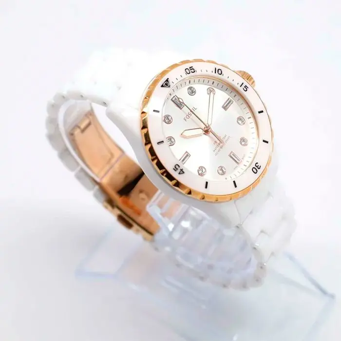 CE1107 שעון פוסיל חדש לנשים | דגם קרמיקה לבנה | באזל זהב רוז בלוח לבן קריסטלים | מלאי מוגבל | שנתיים אחריות | Women';s White Ceramic Fossil Watch Fossil FB-01 CE1107