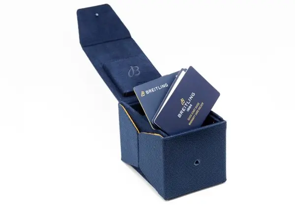 A32398101B1A1 שעון ברייטלינג כרונומט החדש יד 2 שנת 23 סט מלא | שעוון שמור מאד בלוח שחור | דגם GMT Breitling Chronomat Automatic GMT 40 Black Dial