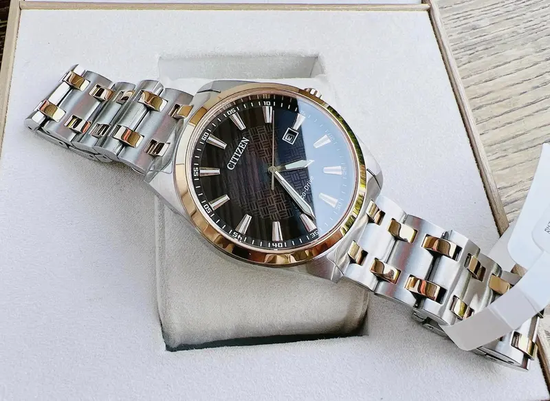 BM7536-53X שעון חדש של סיטיזן לגברים | דגם אקו דרייב סולארי ברצועת פלדה משולבת זהב רוז | לוח חום מיוחד | שנתיים אחריות | Peyten Brown Dial Stainless Steel Bracelet BM7536-53X
