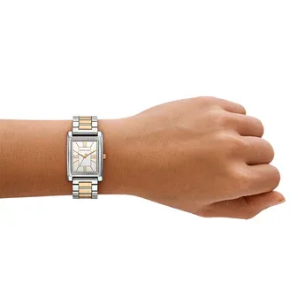 MK4967 שעון מייקל קורס יבואן רשמי | דגם חדש מלבני לאישה משולב זהב לוח רומי | שנתיים אחריות פלאנט טיים | Michael Kors Essex Women';s Watch MK4967