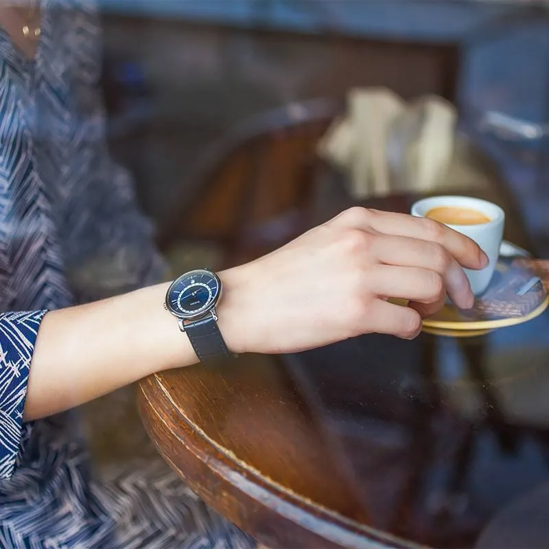 R14064725 שעון ראדו מיוחד לנשים ברצועת עור | דגם קרמיקה | רצועה חולה בלוח כחול פסים מהמם עם שיבוץ של 24 יהלומים | שנתיים אחריות | מלאי מוגבל | Rado R14064725 DiaMaster Diamonds Blue Ladies Watch